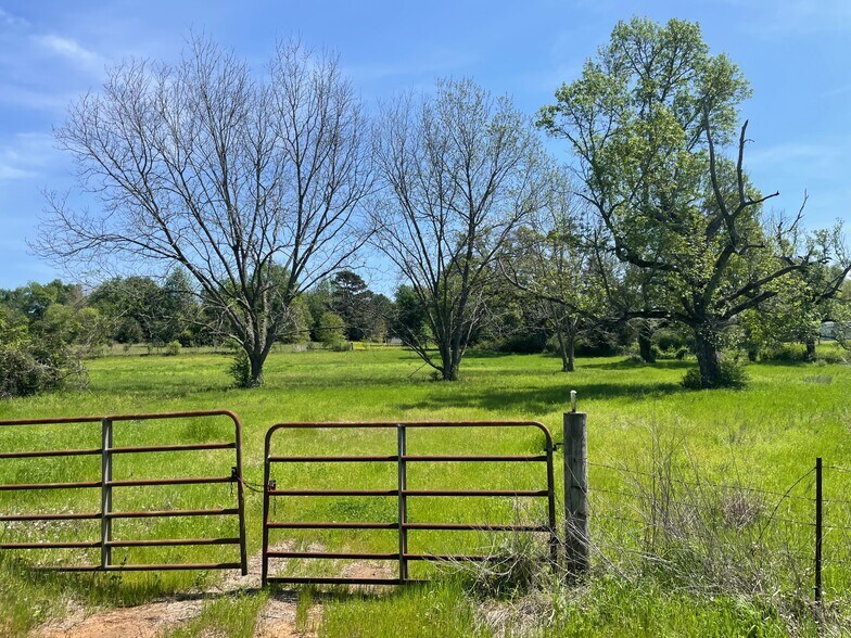 220 TX110, Rusk, TX 75785