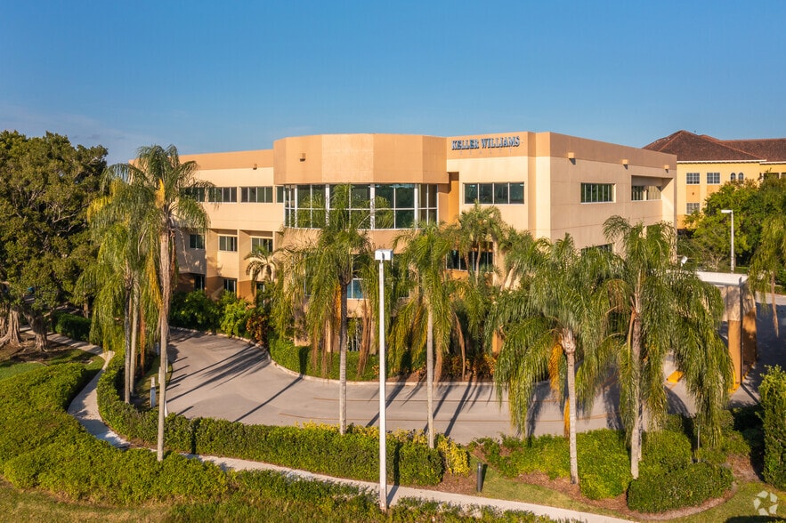 1625 N Commerce Pky, Weston, FL for lease - Building Photo - Image 2 of 12