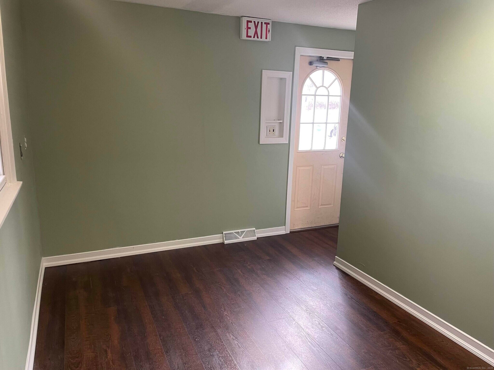 380 S Center St, Windsor Locks, CT for lease Interior Photo- Image 1 of 4