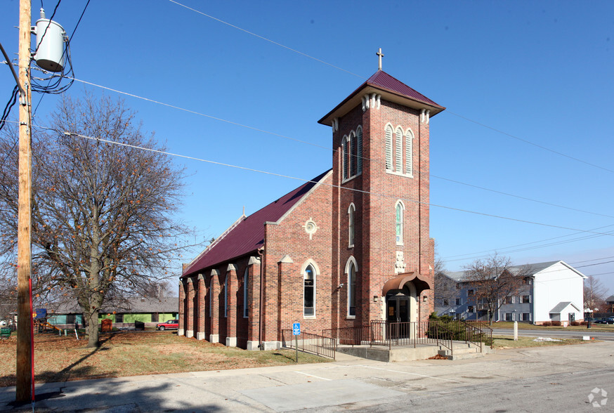 250 4th St, Waukee, IA for lease - Primary Photo - Image 1 of 9