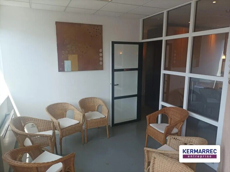 Office in Rennes for lease - Building Photo - Image 3 of 4