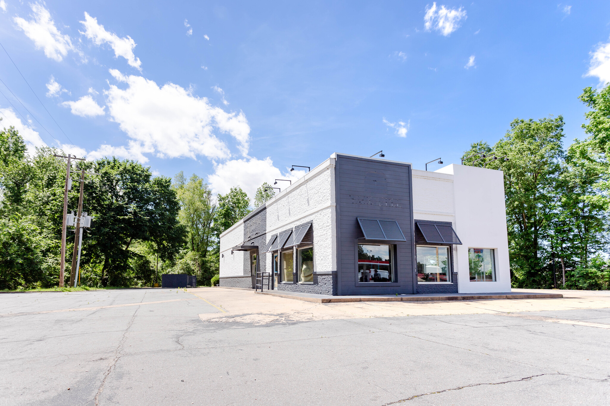 1690 N Center St, Lonoke, AR for lease Building Photo- Image 1 of 6