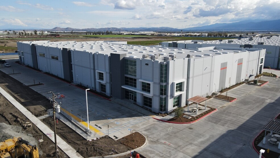 400 E Eucalyptus Ave, Ontario, CA for lease - Building Photo - Image 1 of 28