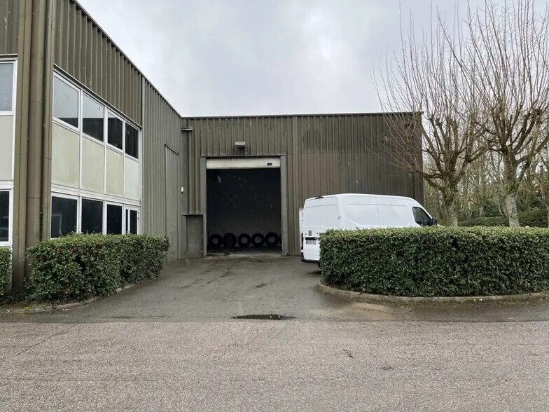 1-3 Avenue Jean Pierre Timbaud, Trappes for lease - Building Photo - Image 3 of 8