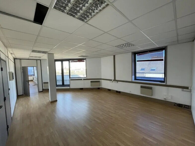 28 Rue De L'Aven, Cergy for lease - Building Photo - Image 3 of 17