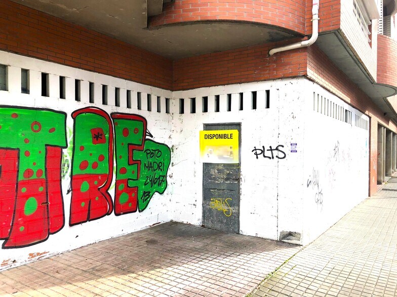 Retail in Ponferrada for sale - Building Photo - Image 3 of 15