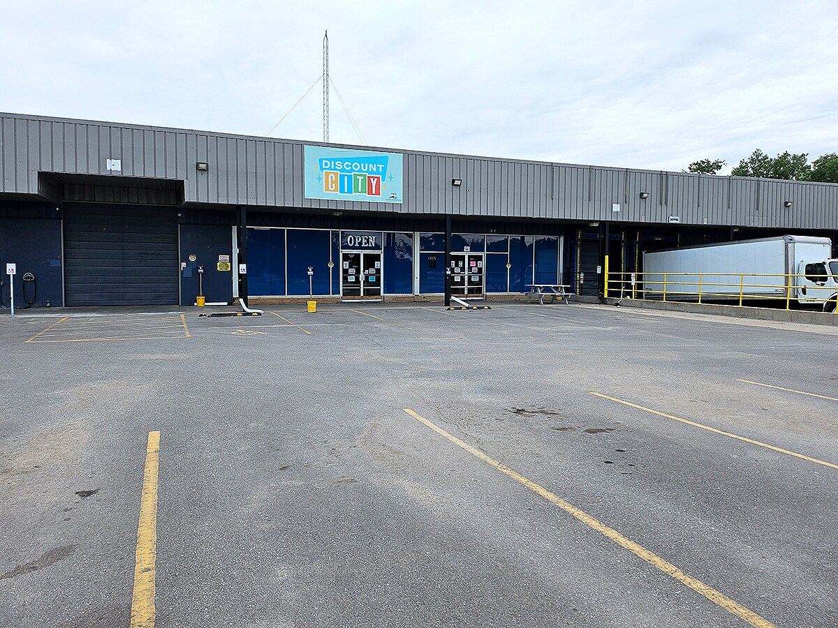 1337 W Kansas Ave, Mcpherson, KS for lease Building Photo- Image 1 of 3