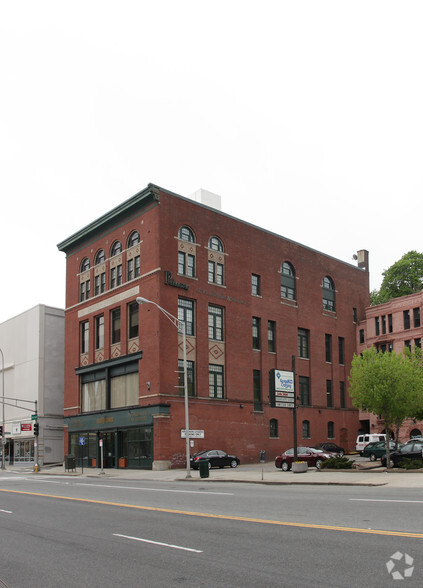 184 Main St, Worcester, MA for lease - Primary Photo - Image 1 of 3