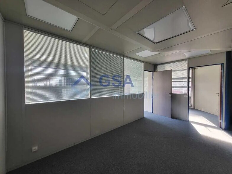 Office in Évry-Courcouronnes for lease - Interior Photo - Image 2 of 3