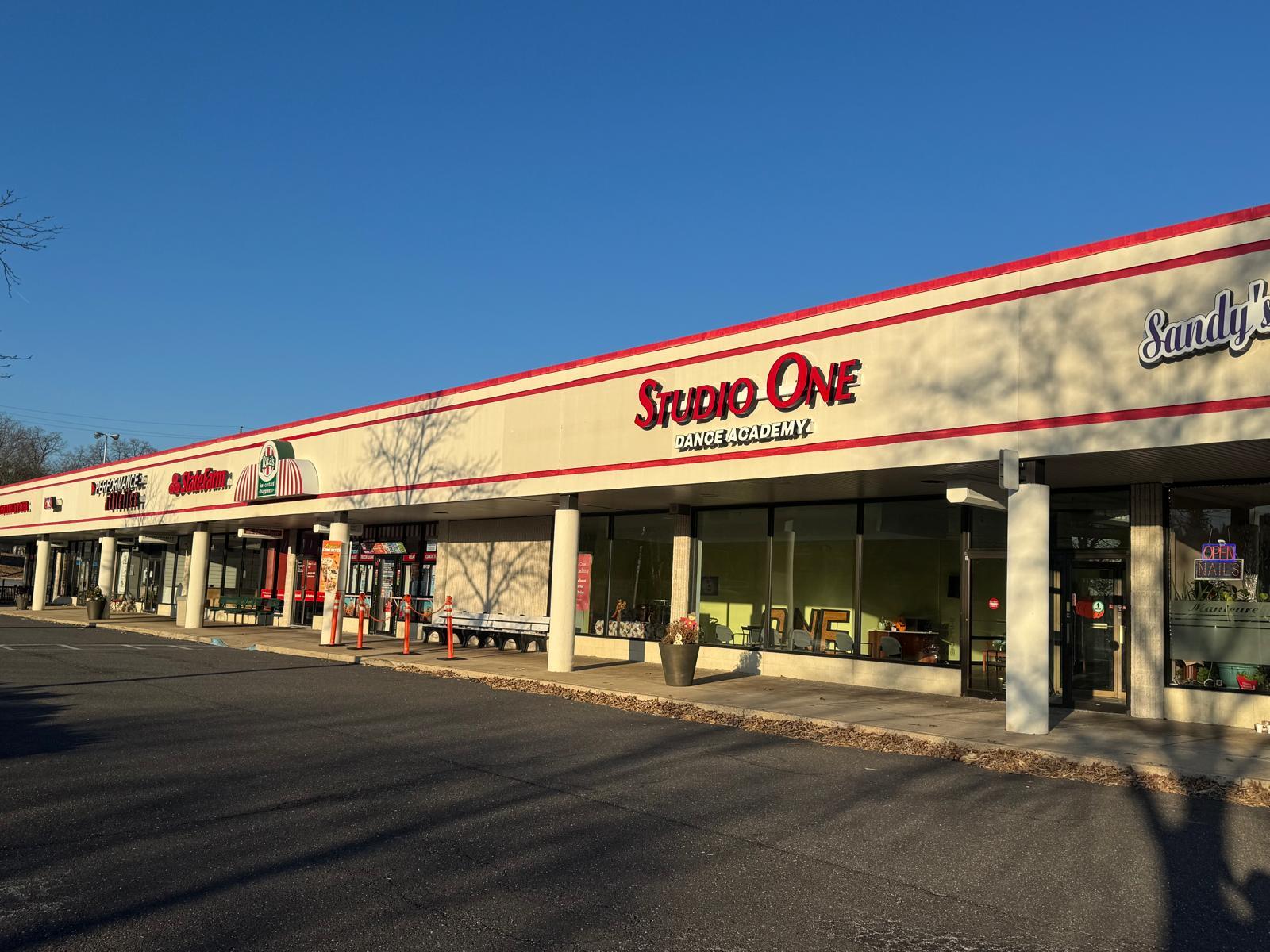 501-635 W Schuylkill Rd, Pottstown, PA for lease Building Photo- Image 1 of 12