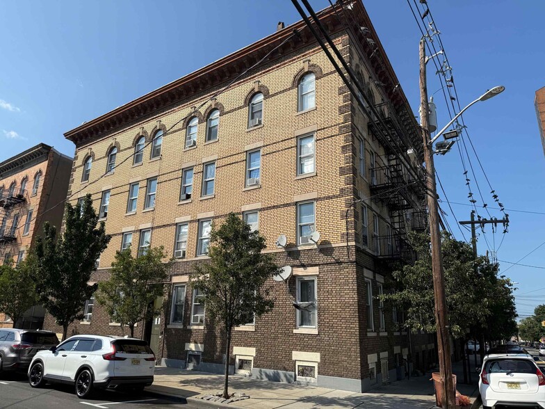 604 21st St, Union City, NJ for sale - Building Photo - Image 2 of 15