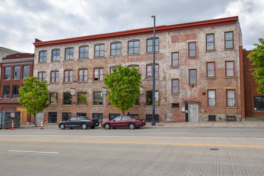 532 Reading Rd, Cincinnati, OH for lease - Primary Photo - Image 1 of 5
