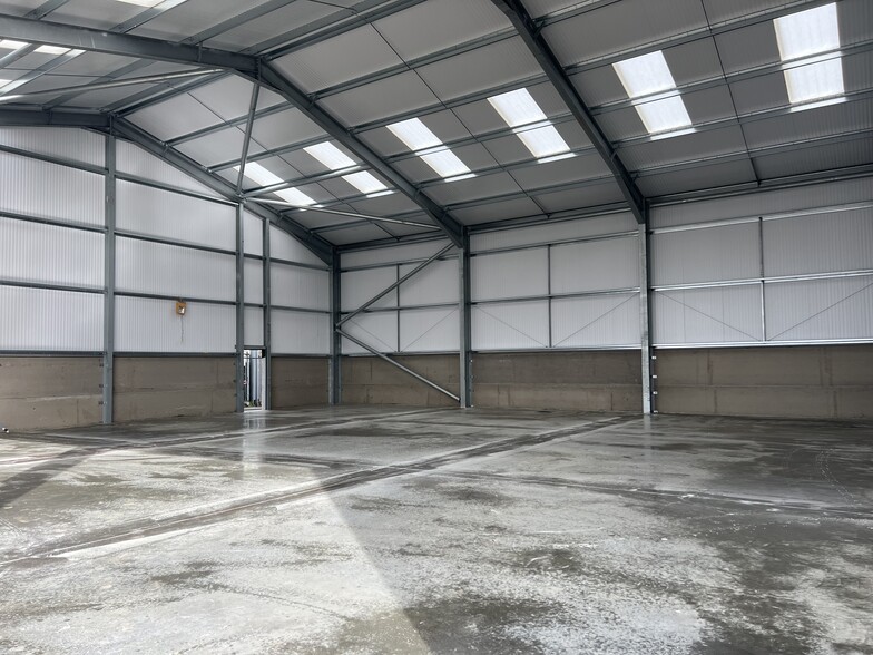 The Close, Horley for lease - Building Photo - Image 3 of 8