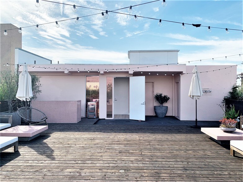 8009 melrose ave
