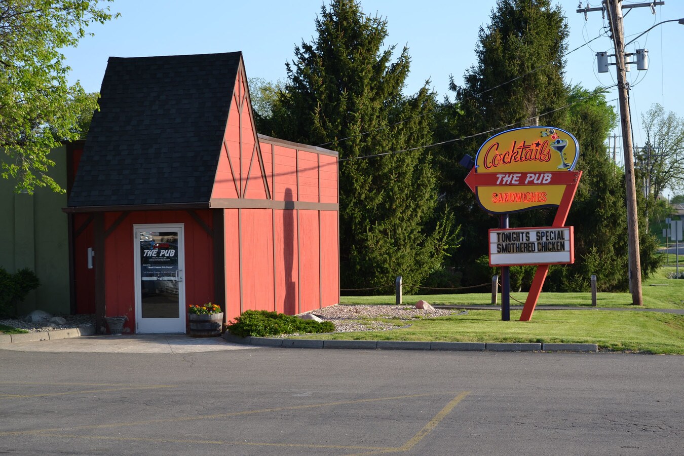 8253 N 32nd St, Richland, MI 49083