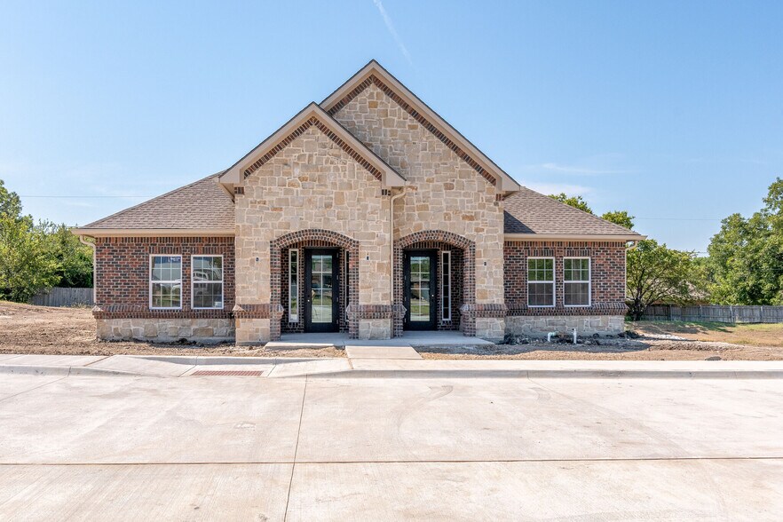 5802 Watauga Rd, Watauga, TX for sale - Building Photo - Image 2 of 14