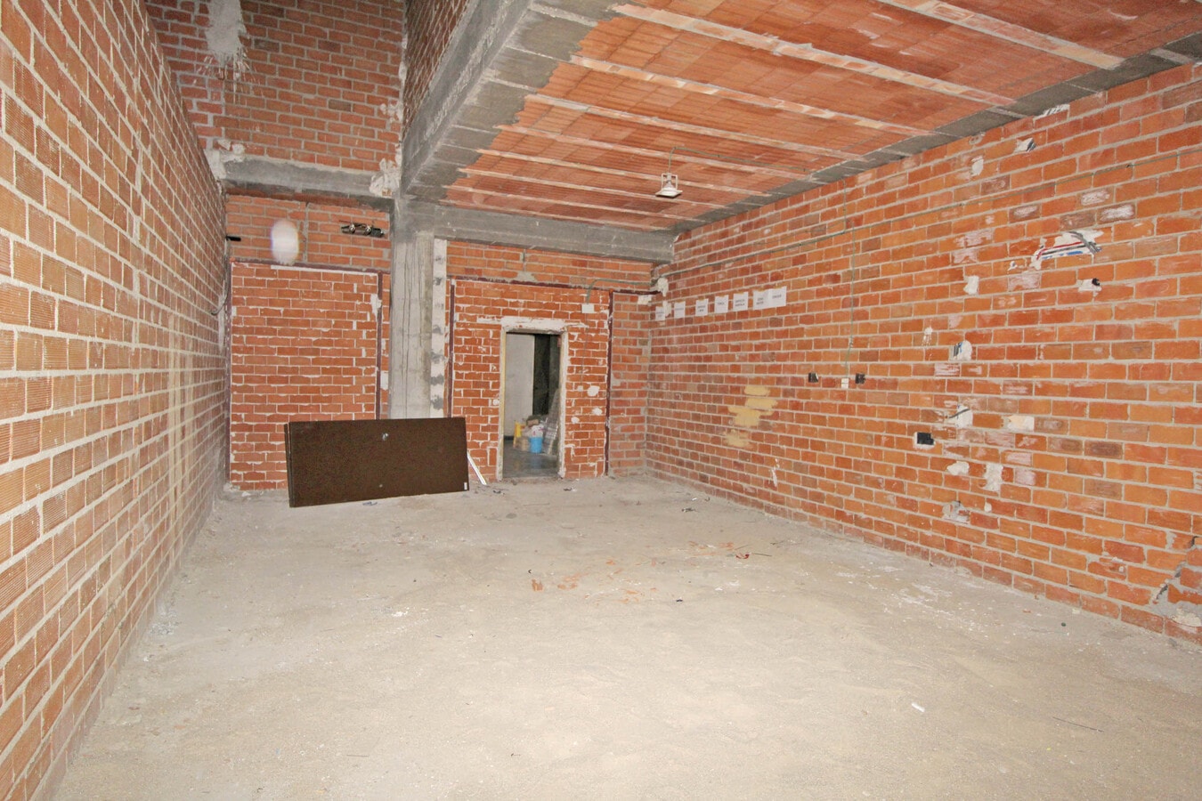 Coslada, MAD 28821 - Unit Puerta 33 -  - Interior Photo - Image 1 of 3