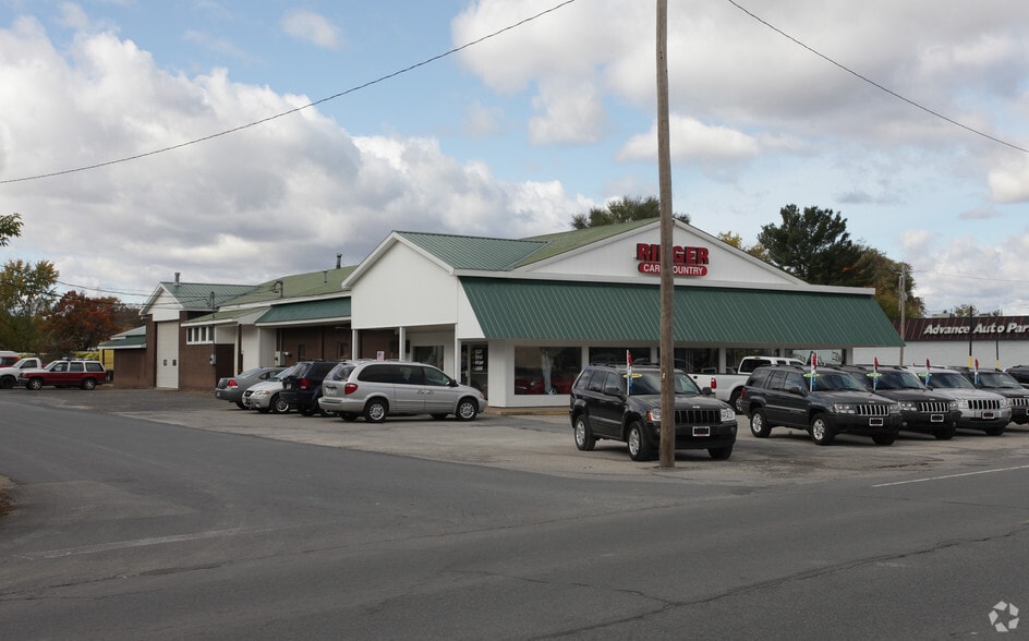 3749 Burgoyne Ave, Hudson Falls, NY 12839