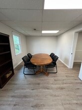 2972-2976 Penwick Ln, Dunkirk, MD for lease Interior Photo- Image 2 of 3