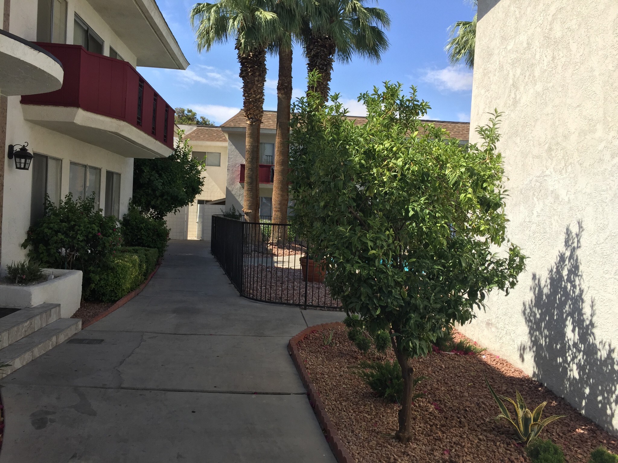 550 Elm Dr, Las Vegas, NV 89169 Windsor Apts PRICE REDUCED 100