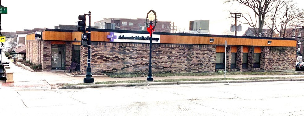 4900 Main St, Downers Grove, IL for sale - Building Photo - Image 1 of 1