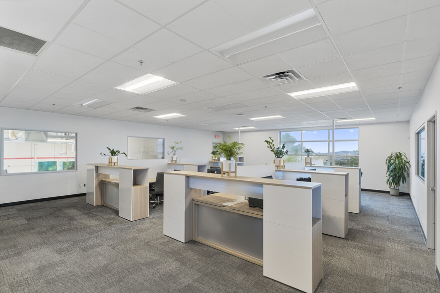 1850 Whitney Mesa Dr, Henderson, NV for sale - Building Photo - Image 2 of 10