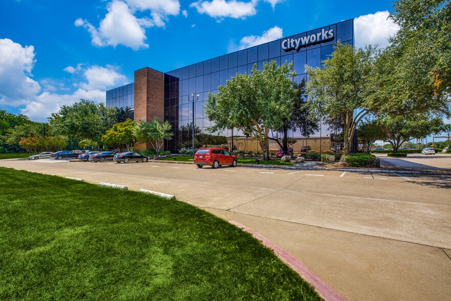 1510 N Hampton Rd, DeSoto, TX for lease - Building Photo - Image 3 of 4