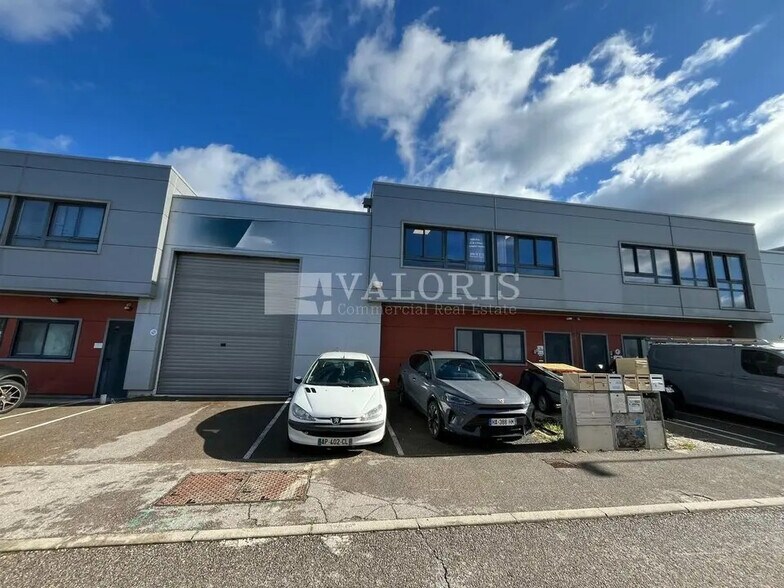 Flex in Aix-en-Provence for lease - Building Photo - Image 1 of 11