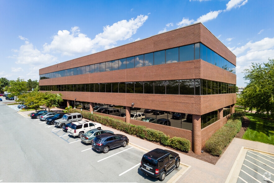 4640 Forbes Blvd, Lanham, MD for lease - Building Photo - Image 3 of 16