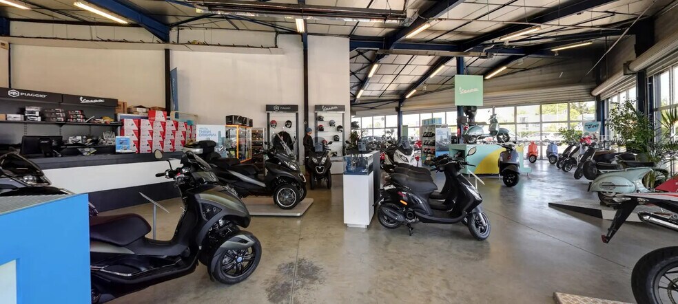 Retail in Toulouse for lease - Interior Photo - Image 2 of 16