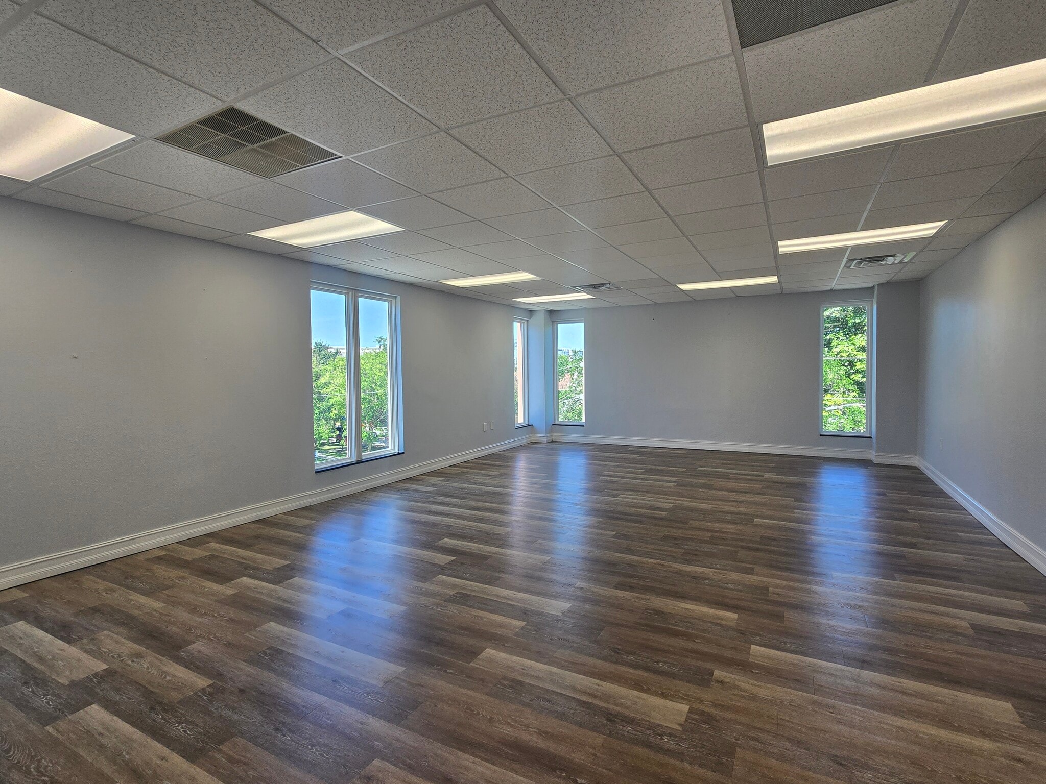 447 3rd Ave N, Saint Petersburg, FL for lease Building Photo- Image 1 of 4