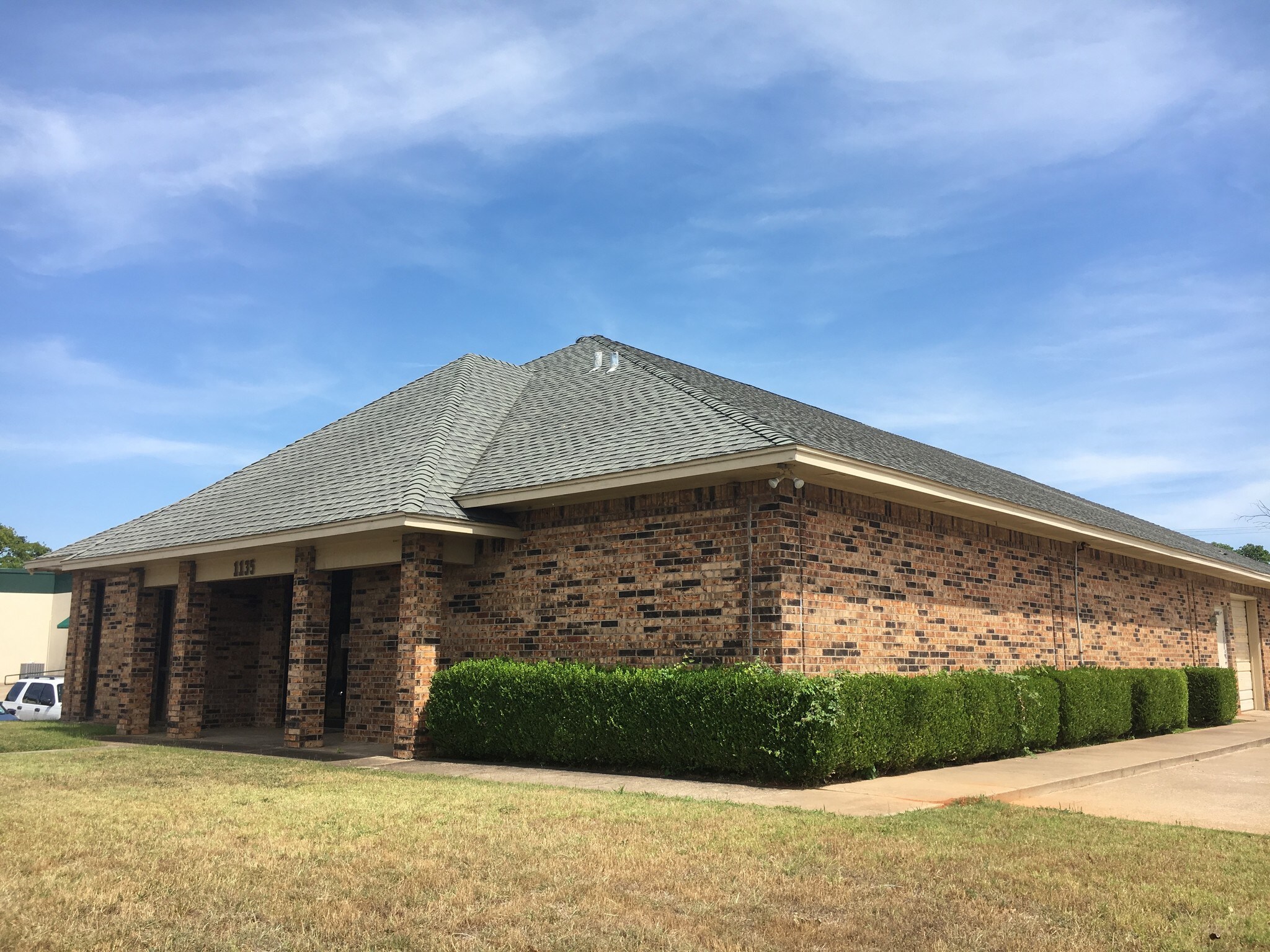 1135 S Airport Cir, Euless, TX for sale Building Photo- Image 1 of 1
