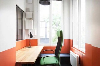 Office in Paris for lease Interior Photo- Image 2 of 4
