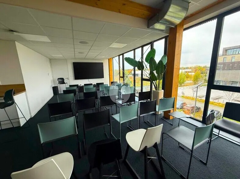 Office in VILLENEUVE-D'ASCQ for sale - Interior Photo - Image 2 of 5