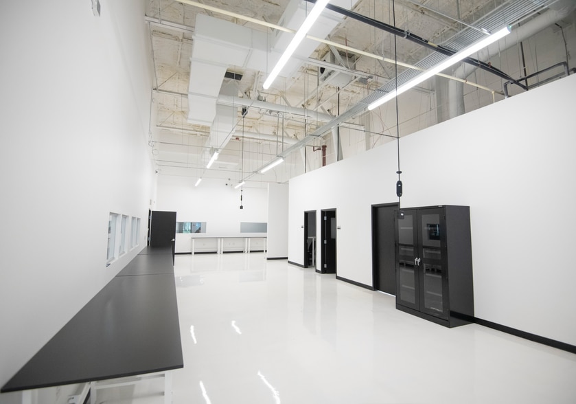 805 W Central Blvd, Orlando, FL for lease - Building Photo - Image 3 of 3