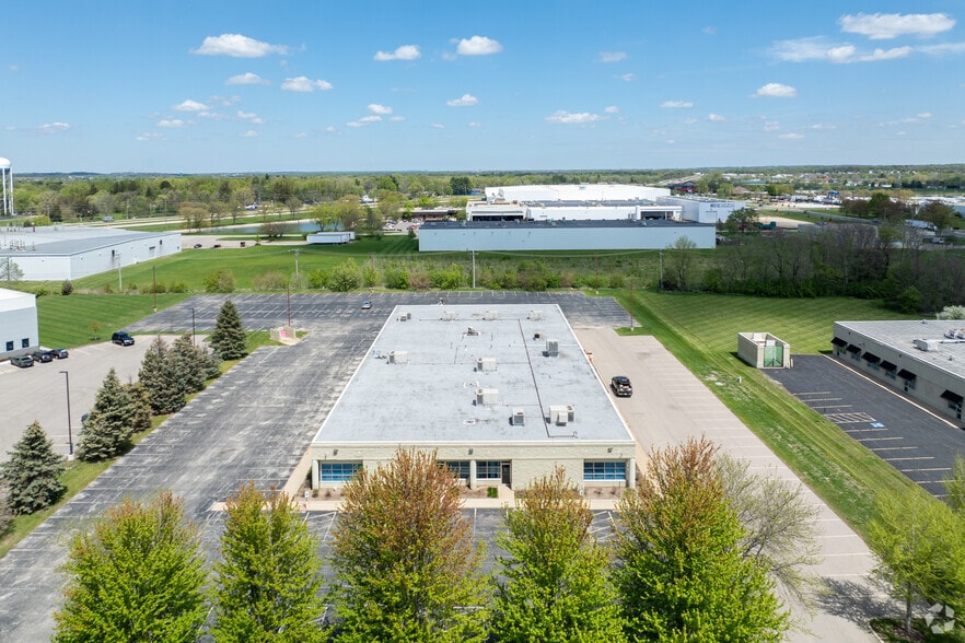 9942 N Alpine Rd, Machesney Park, IL for sale - Building Photo - Image 2 of 12