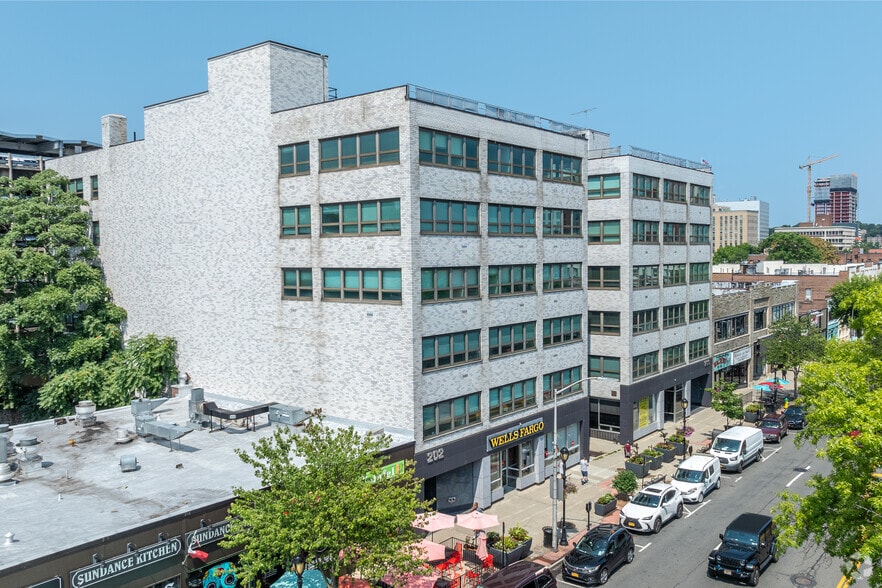 200 Mamaroneck Ave, White Plains, NY for lease - Building Photo - Image 1 of 29