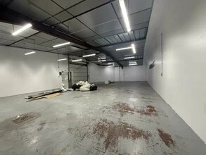 Retail in Beauvais for lease Interior Photo- Image 2 of 5
