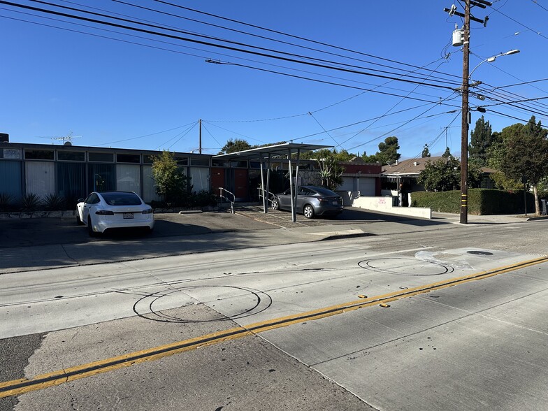 1126 N Flower St, Santa Ana, CA for sale - Building Photo - Image 3 of 8