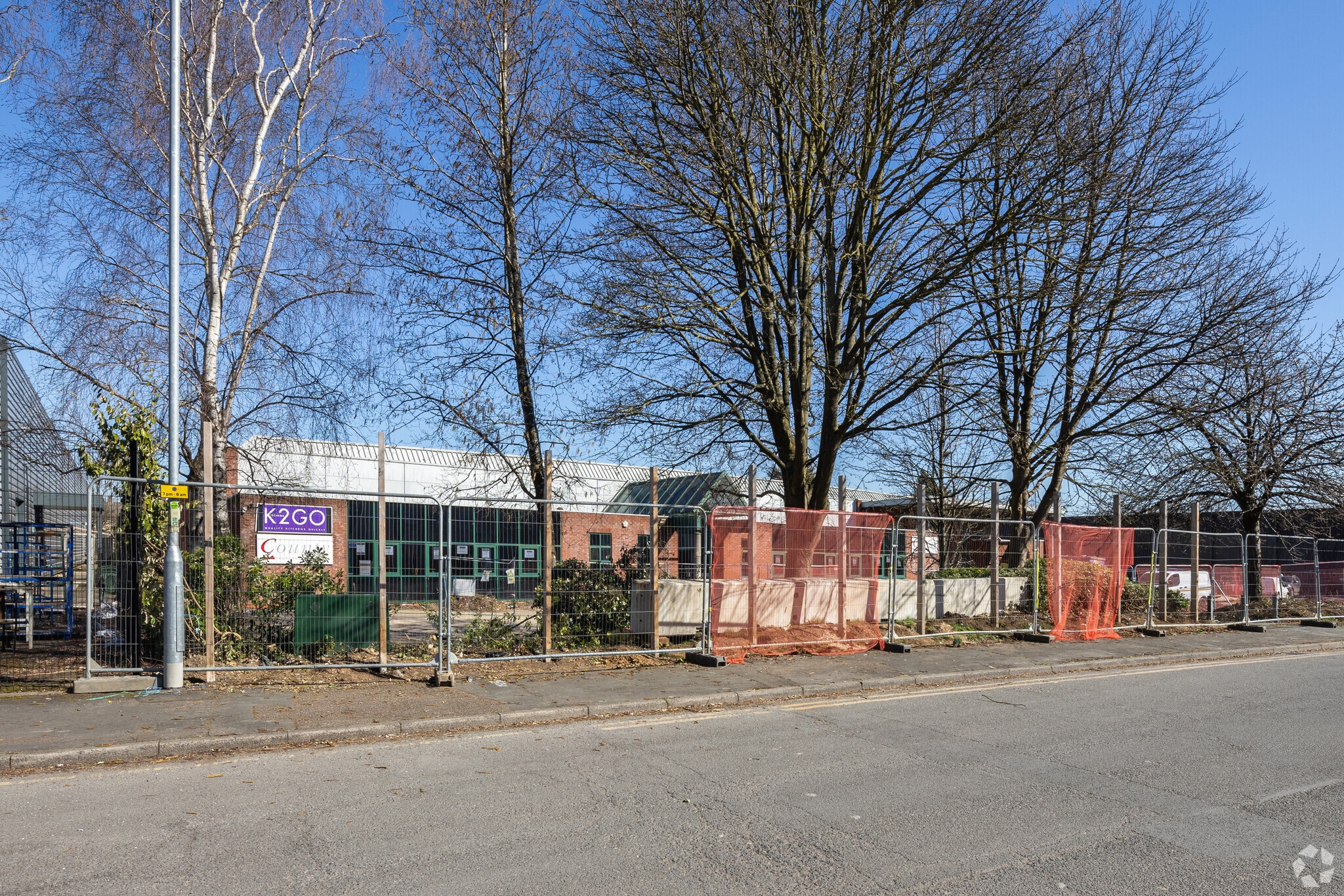 1 Humphrys Rd, Dunstable for lease Primary Photo- Image 1 of 5