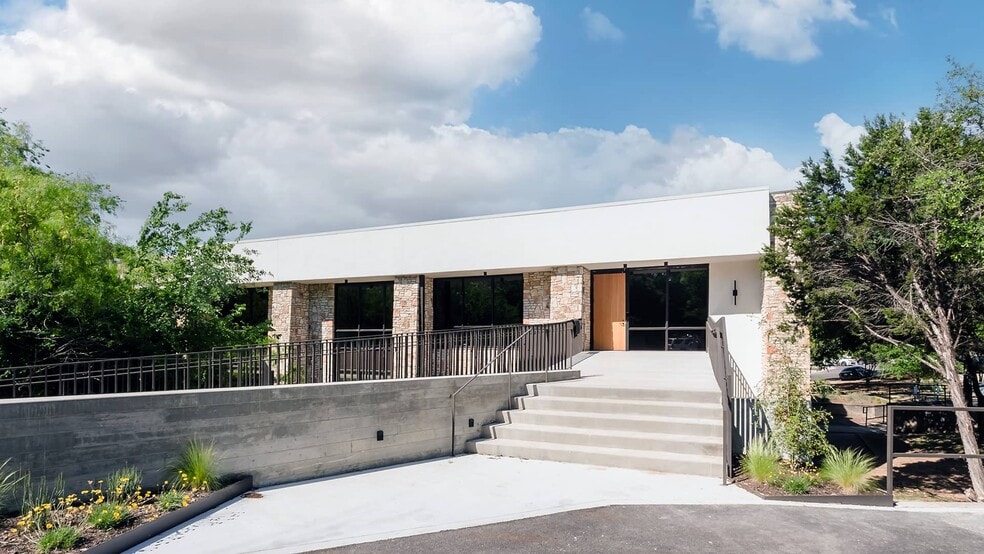 3423 Bee Caves Rd, Austin, TX for lease - Building Photo - Image 2 of 7