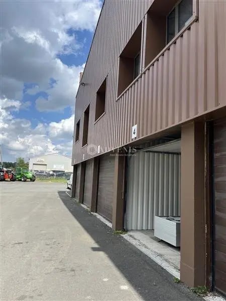 Industrial in Moncé-en-Belin for lease Building Photo- Image 1 of 2