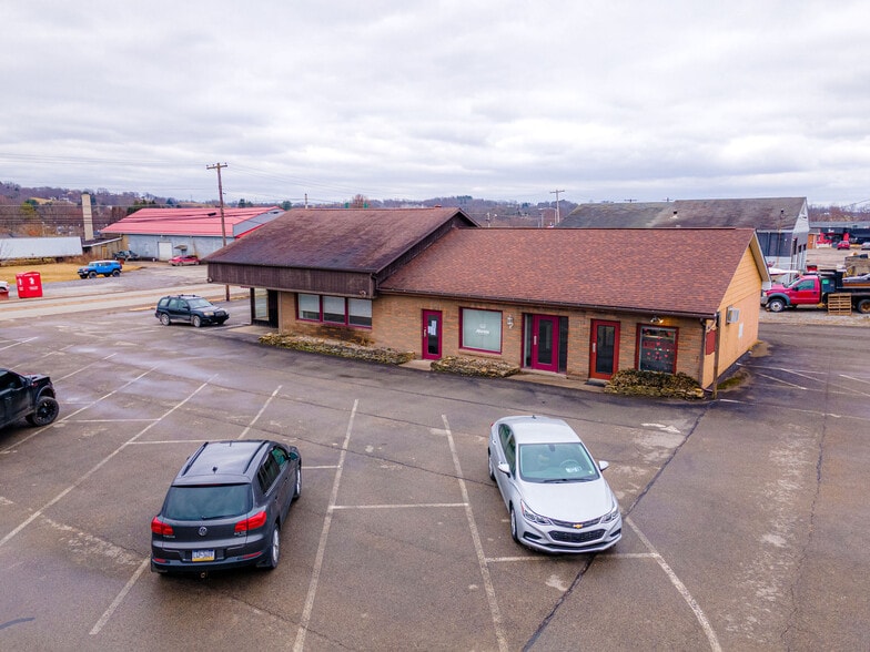 343 Main St, Ford City, PA for lease - Primary Photo - Image 1 of 2