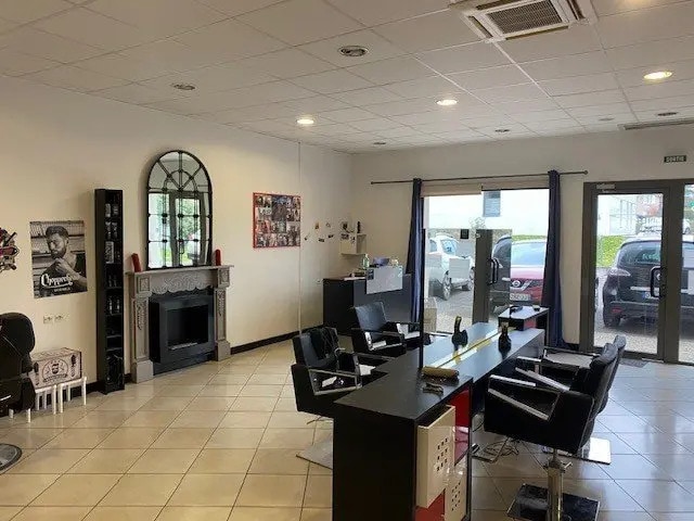 Office in Châtenoy-le-Royal for lease - Interior Photo - Image 3 of 8