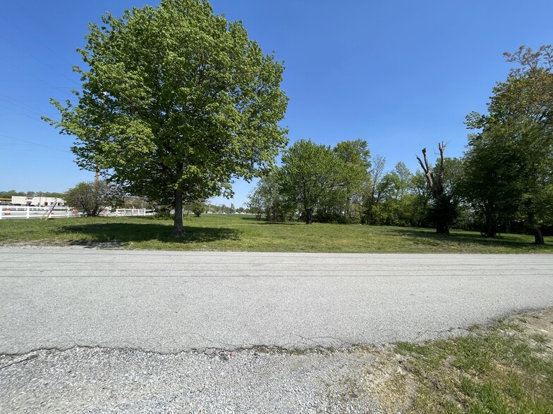 2011 Morgan Ave, Marion, IL for sale - Building Photo - Image 3 of 6