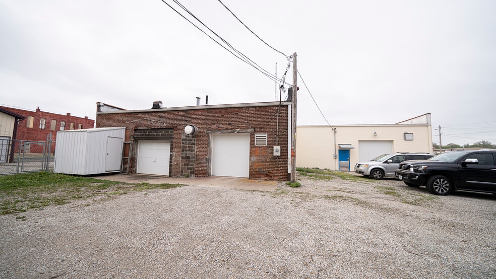 716 S 8th St, Saint Joseph, MO for lease - Building Photo - Image 3 of 6