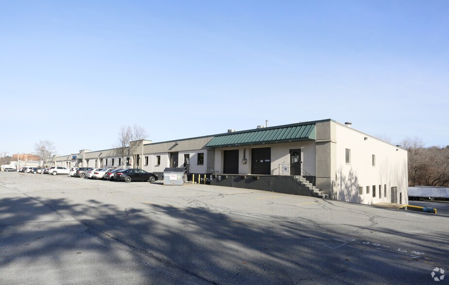 2-8 Henshaw St, Woburn, MA for lease - 2-8 Henshaw St - Image 1 of 10