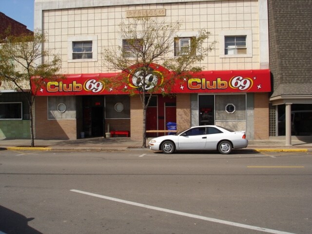 106-108 E 3rd St, Grand Island, NE for sale - Primary Photo - Image 1 of 1