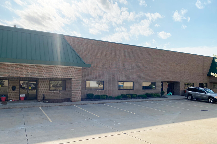 44570-44682 Morley Dr, Clinton Township, MI for lease - Primary Photo - Image 1 of 10