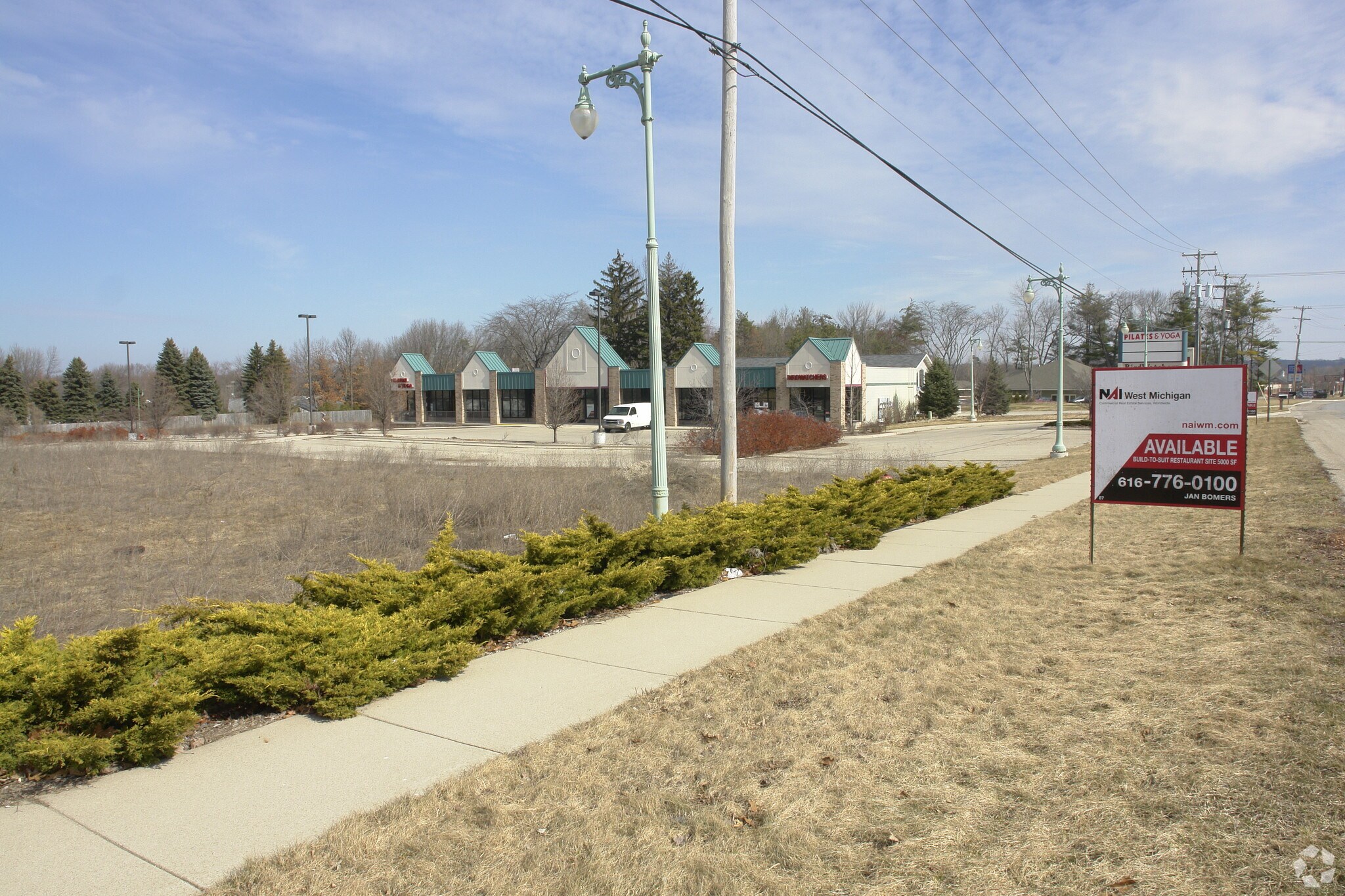 4965 Plainfield Ave NE, Grand Rapids, MI for sale Primary Photo- Image 1 of 1